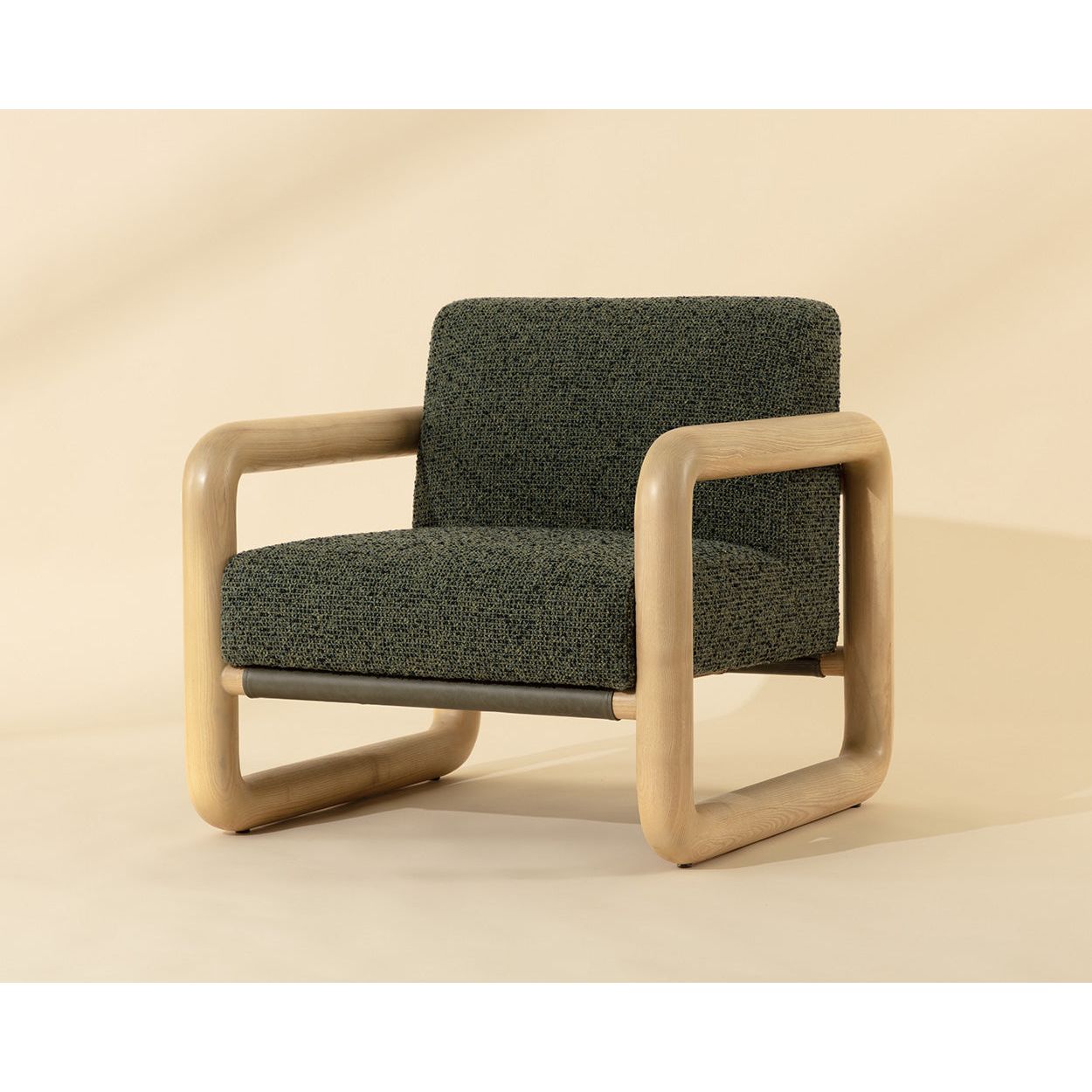 Fauteuil de salon moderne en frêne et cuir avec dossier en panneau olive pour le salon