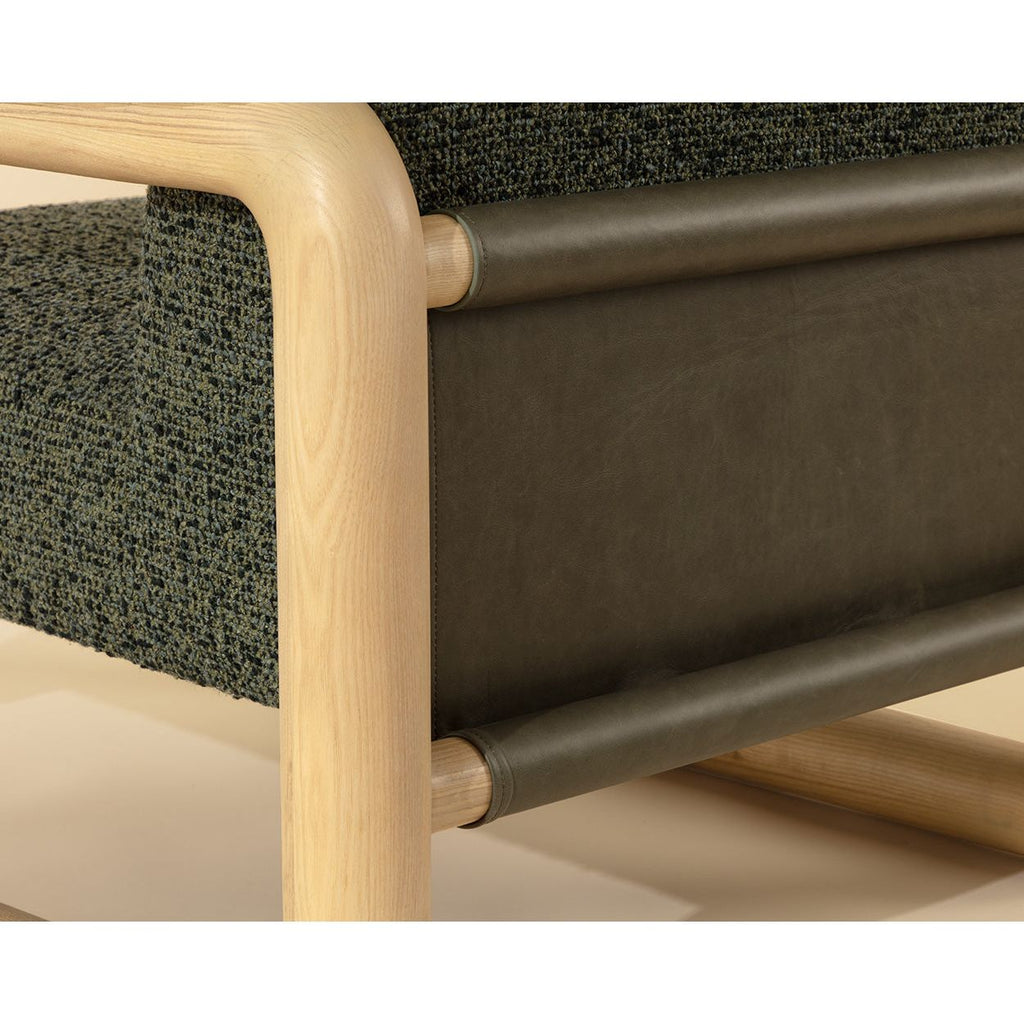 Fauteuil de salon moderne en frêne et cuir avec dossier en panneau olive pour le salon