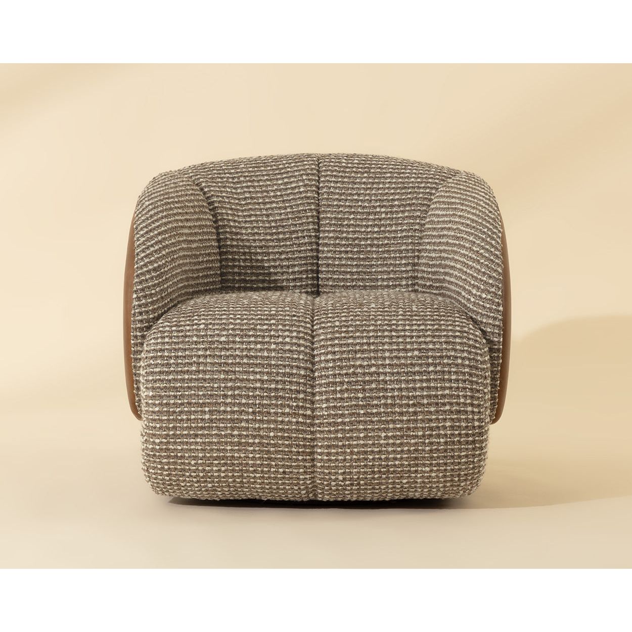 Fauteuil pivotant sculptural italien en cuir bovin et tissu avec dossier rembourré pour salon