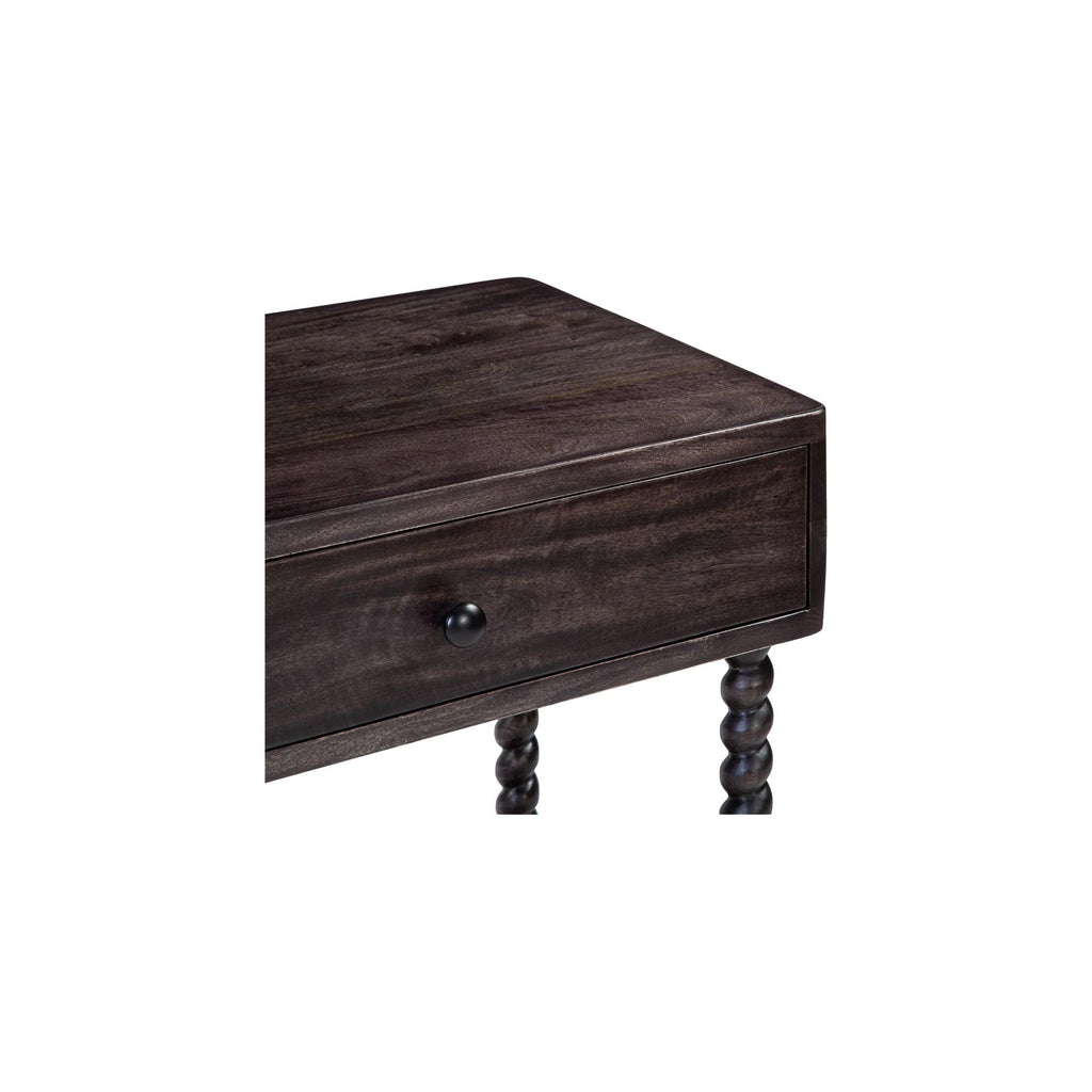 Table de chevet traditionnelle en bois de manguier brun foncé avec pieds tournés et étagère inférieure pour chambre à coucher