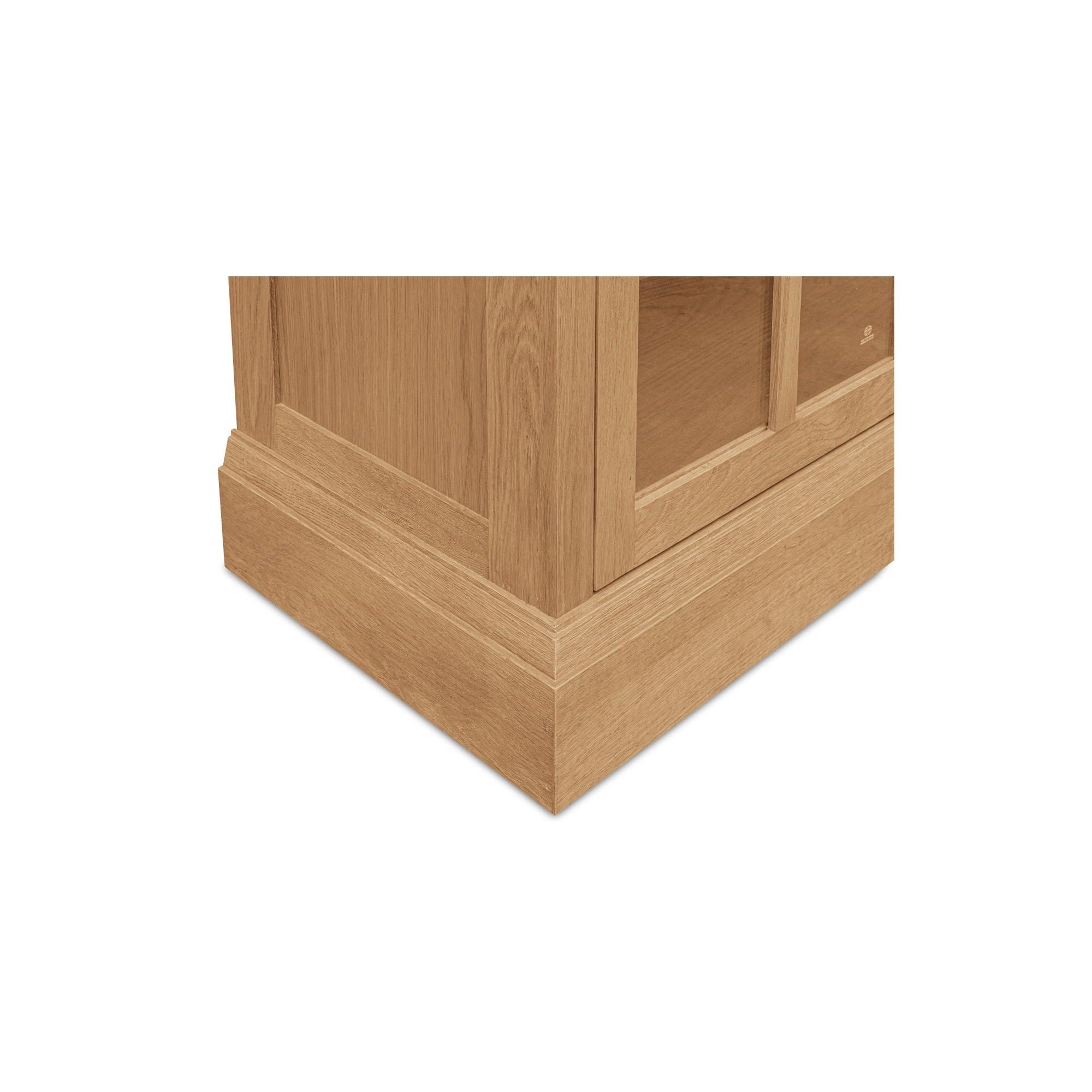 Meuble haut en bois massif naturel avec silhouette épurée pour salon ou couloir