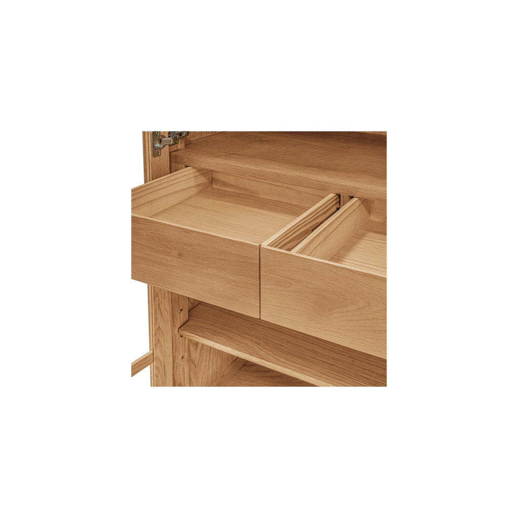 Meuble haut en bois massif naturel avec silhouette épurée pour salon ou couloir