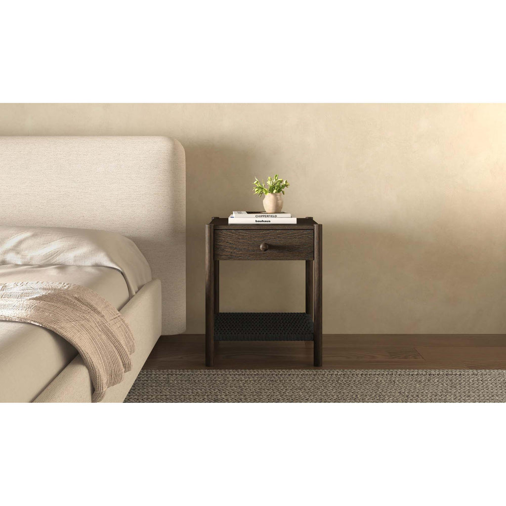 Table de chevet discrète en corde de papier tressée et chêne massif avec tiroir à fermeture amortie et étagère ouverte pour chambre à coucher