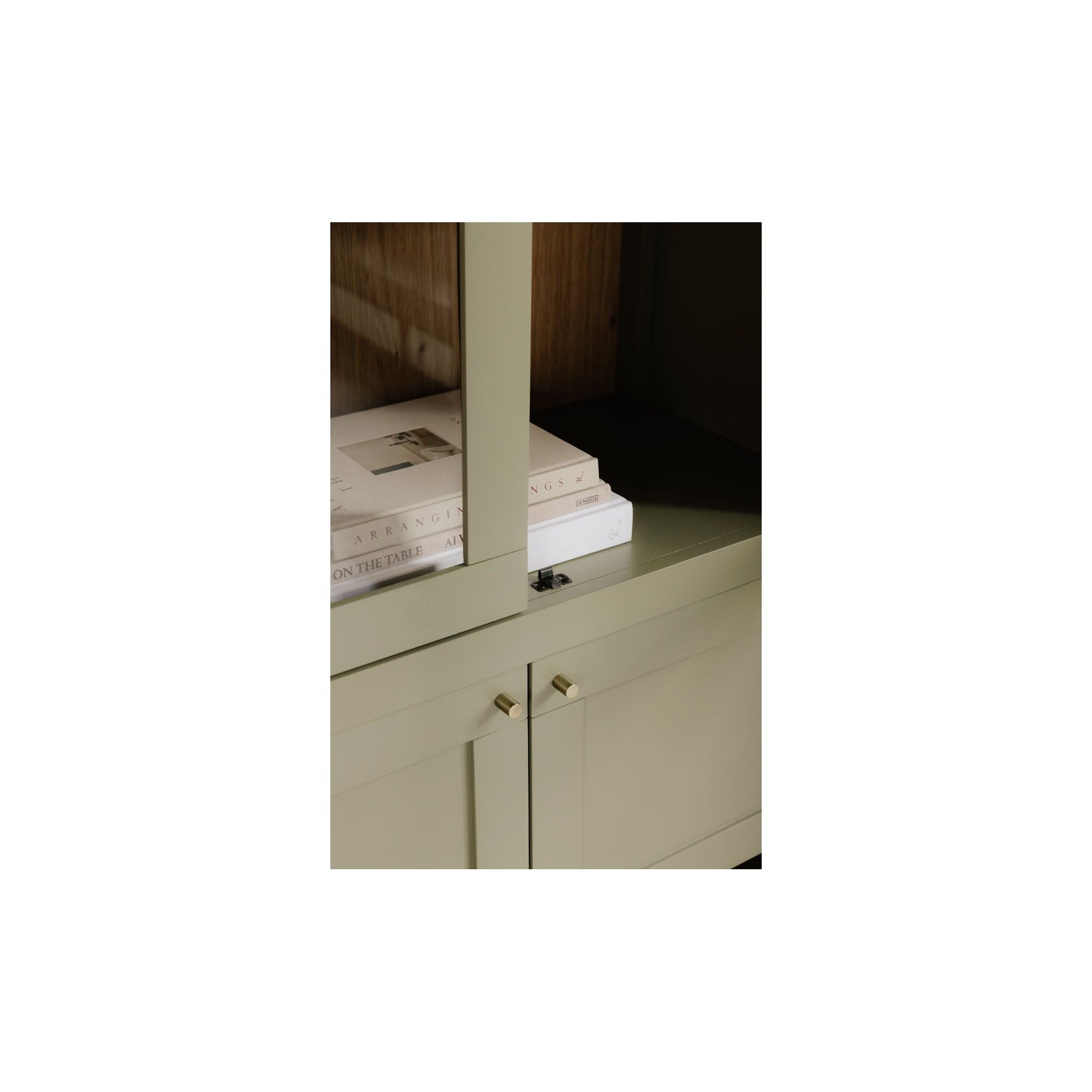 Armoire haute classique en hévéa et polyester rembourré avec cadre à lattes de soutien pour chambre à coucher