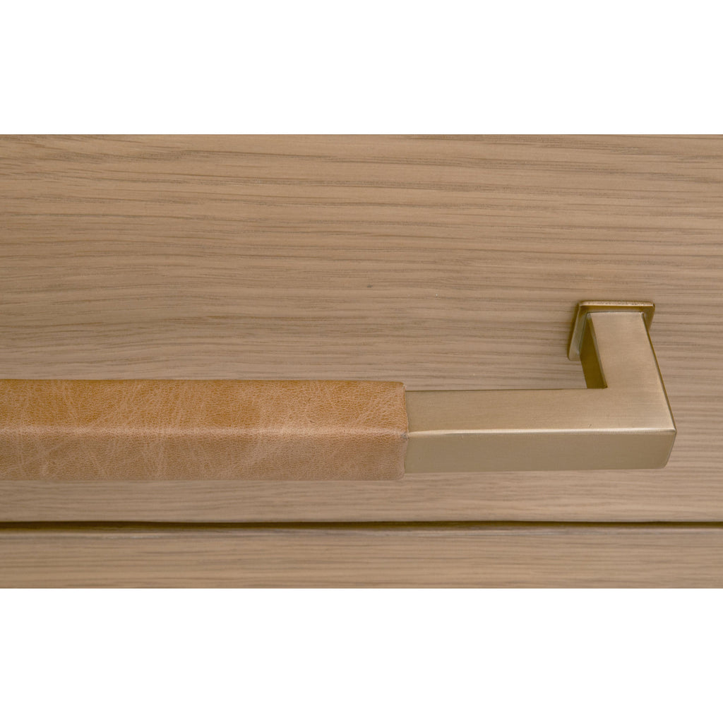 Table de chevet transitionnelle en chêne massif et cuir avec ports USB, prise de courant et deux tiroirs pour chambre à coucher