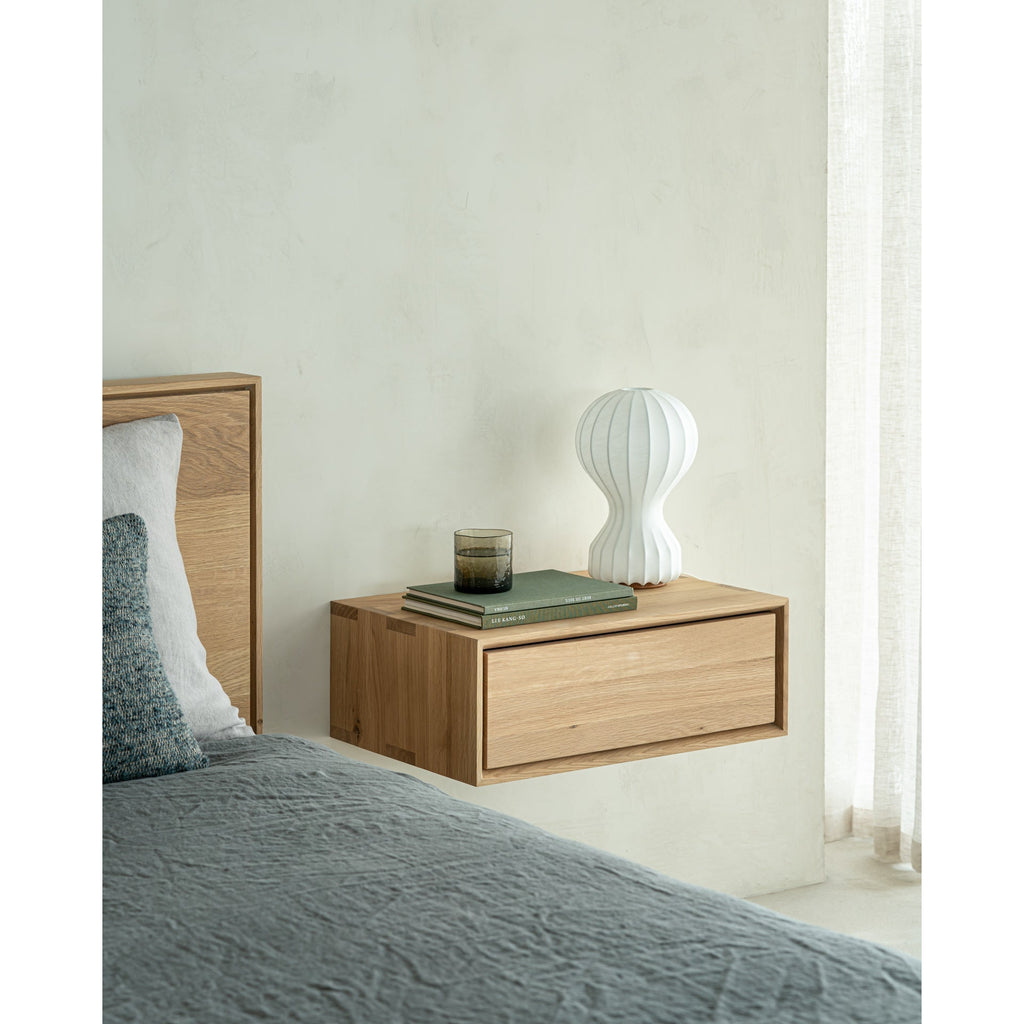 Table de chevet murale flottante scandinave en bois massif pour chambre à coucher
