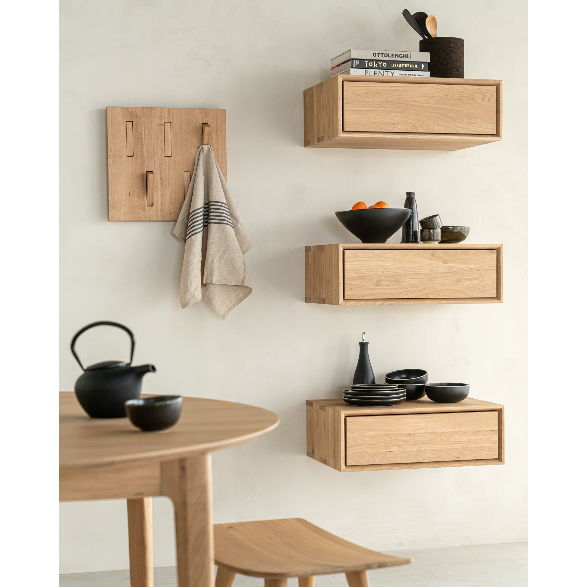 Table de chevet murale flottante scandinave en bois massif pour chambre à coucher