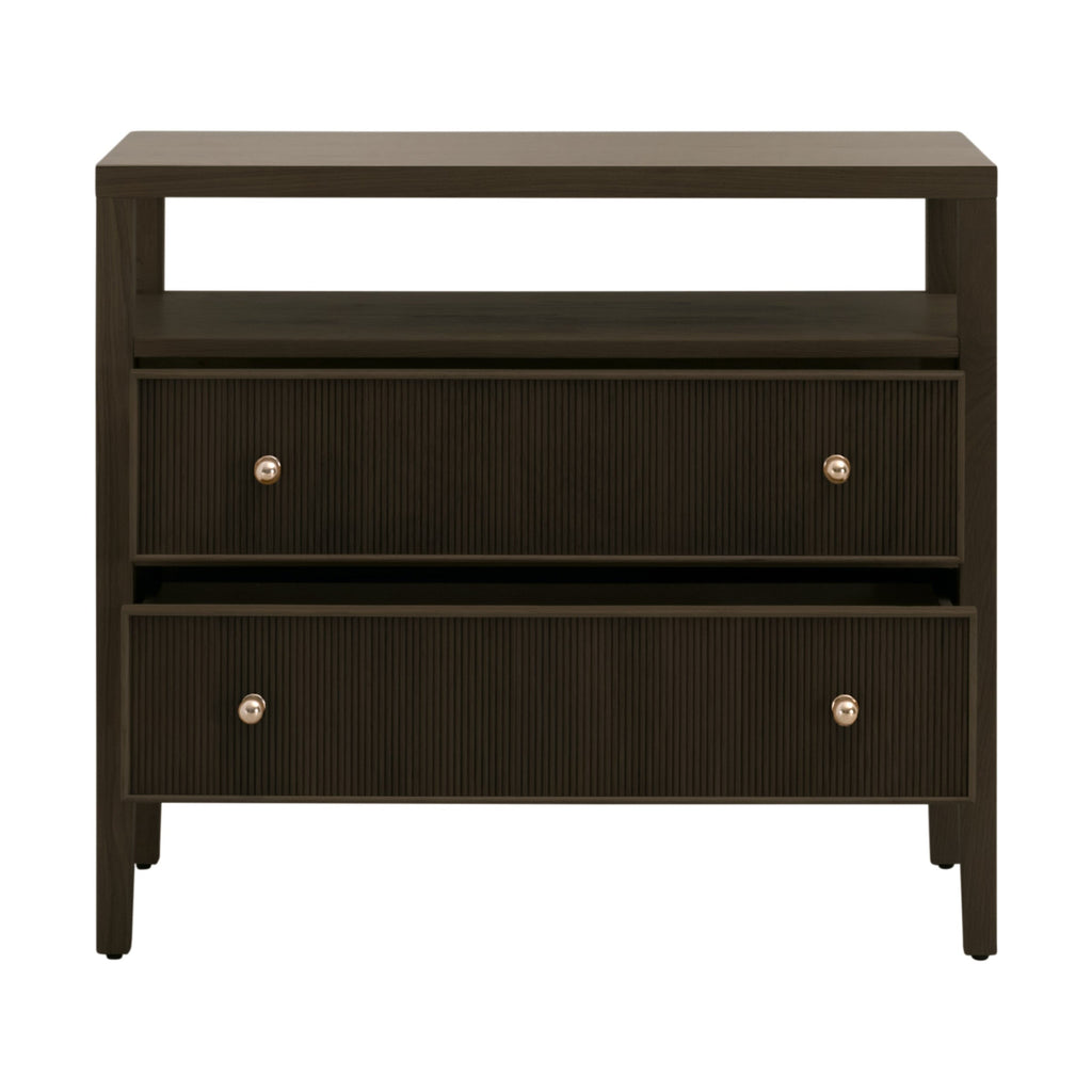 Table de chevet transitionnelle en chêne massif 2 tiroirs avec façades cannelées et étagère ouverte pour chambre à coucher