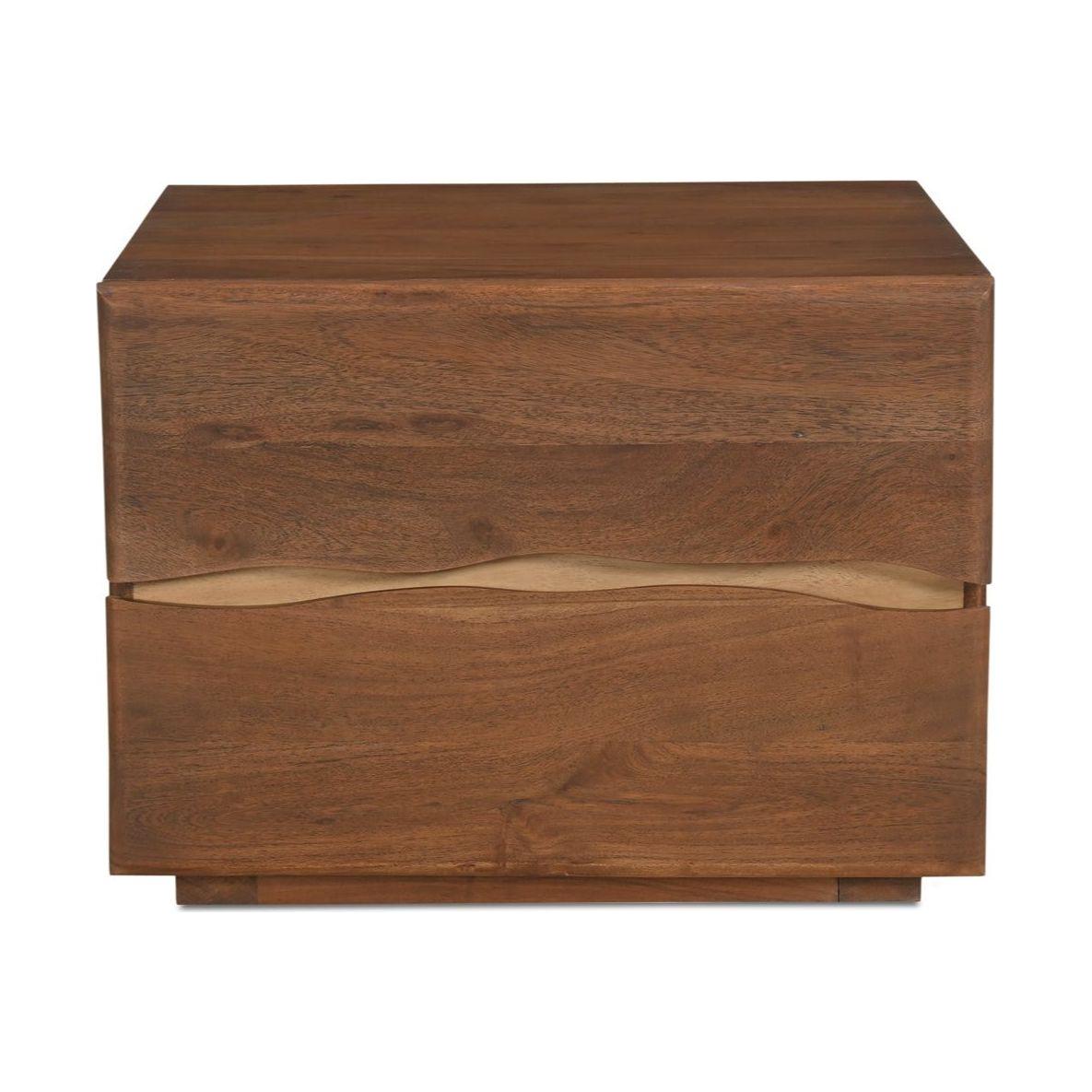 Table de chevet en acacia massif naturel et finition noyer avec détails de bords bruts et deux tiroirs pour chambre à coucher